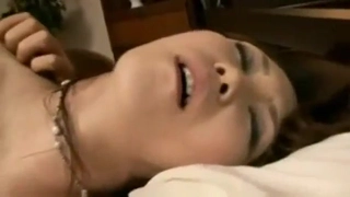 欧美日韩人妻激情-第一次与男友以外的男人在行使中车震!