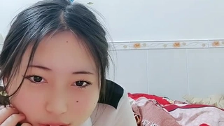 娇妻 雪白 呻吟-美女学生妹子是男友的乖母狗，戴着狗炼项圈乖乖让男友无套抽插~